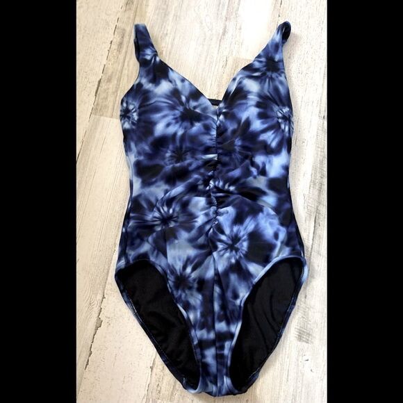 Aqua Green one piece bathing suit Small - Picture 5 of 6